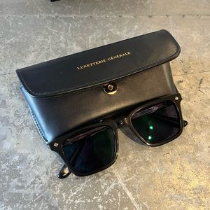 Lunetterie Generale Architect Black Square Sunglasses